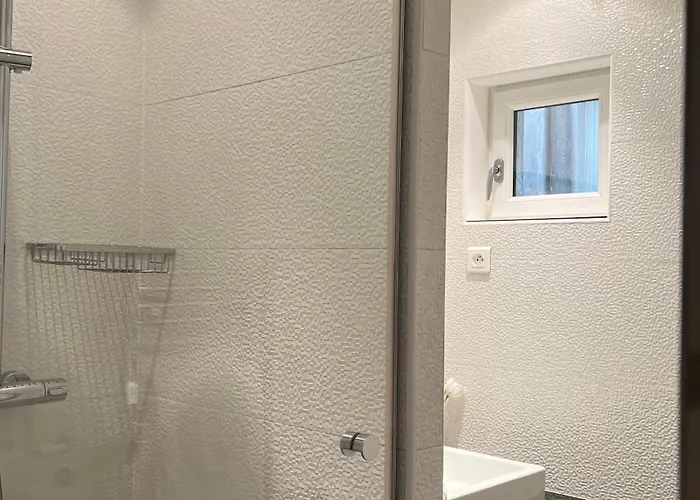 Alojamento de Acomodação e Pequeno-almoço Au Coeur De M 3*